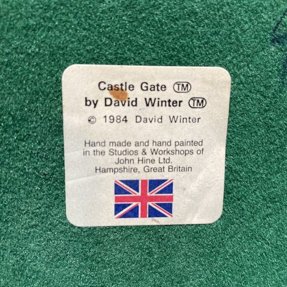 David Winter Cottages Landowners Collection CASTLE GATE 1984 Limited Edition EUC - Picture 8 of 8